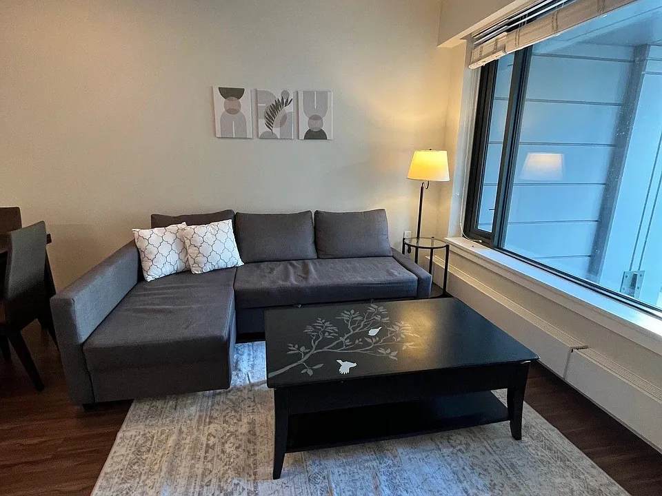 215 W 1st Ave #211