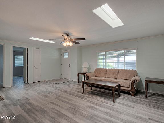 4th image of 279 W Aliso Dr