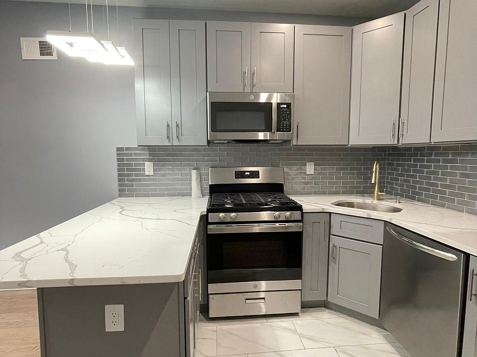 Full kitchen stainless steel