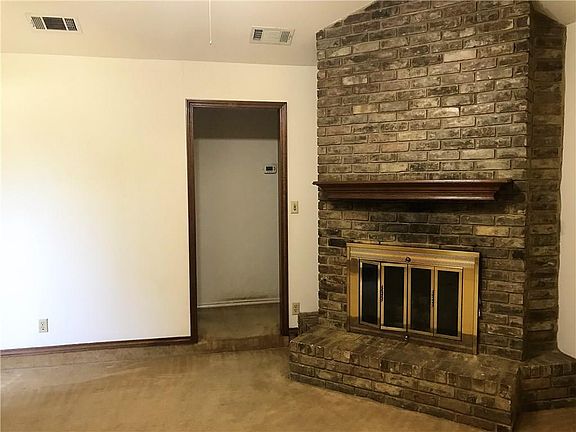 4th image of 600 Willow Way