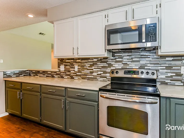 1007 Courtney Dr — Photo 3