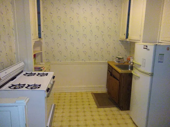 30 Ocean Parkway image 7 of 17