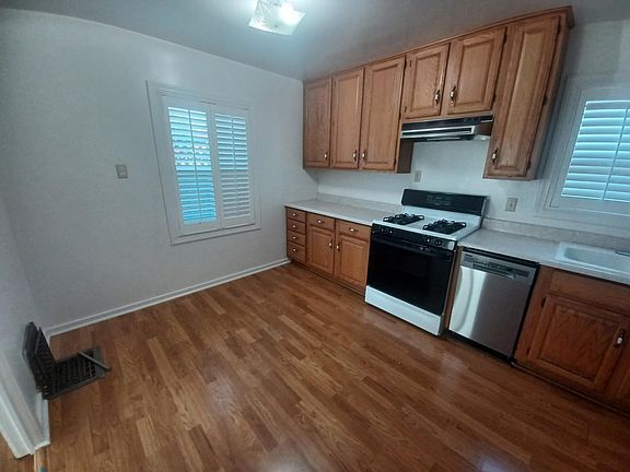 4th image of 338 Mayellen Ave