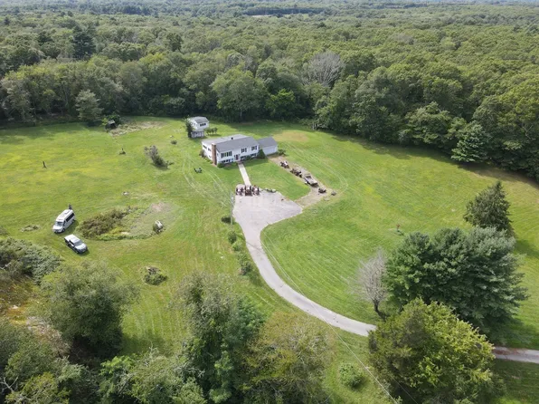 554 Sharps Lot Rd, Swansea, MA 02777