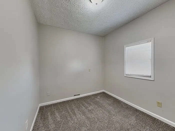 1502 Elizabeth Dr — Photo 16
