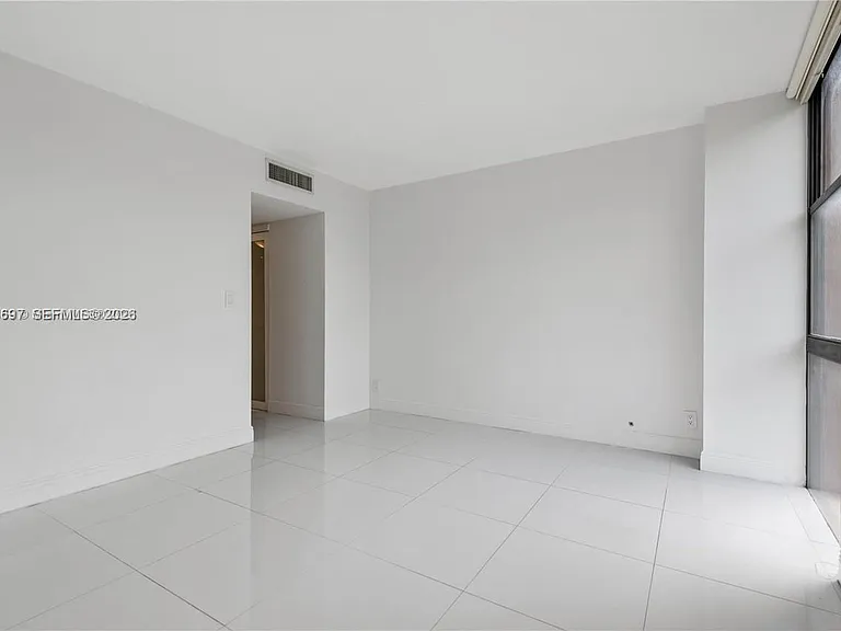20335 N Country Club Dr #209 — Photo 7