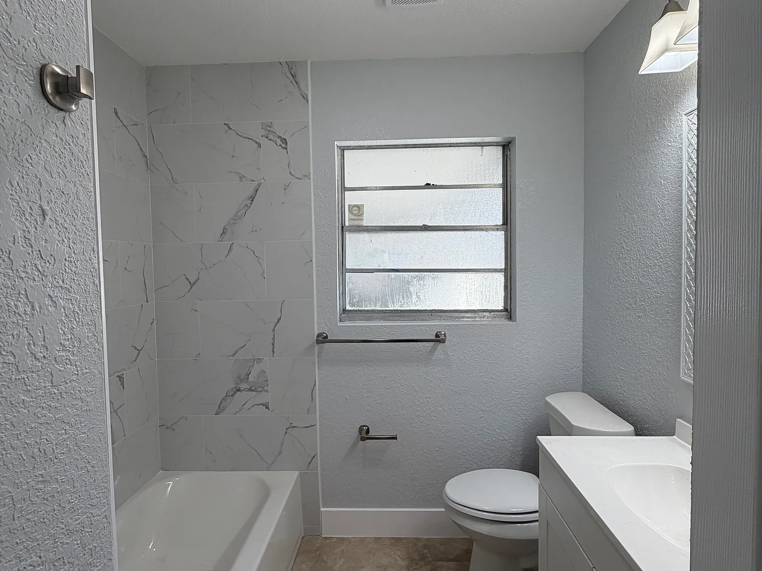 3 bed, 1153 sqft, $2,200 — Photo 2