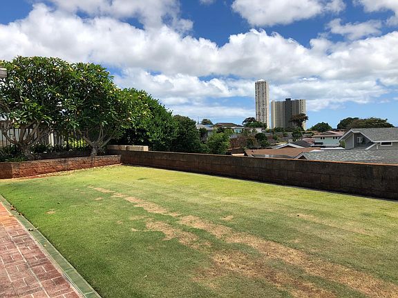 Large lanai that overlooks the beautiful view of the ocean and Waianae ranges