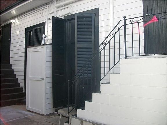 3rd image of 735 Ursulines Ave #102