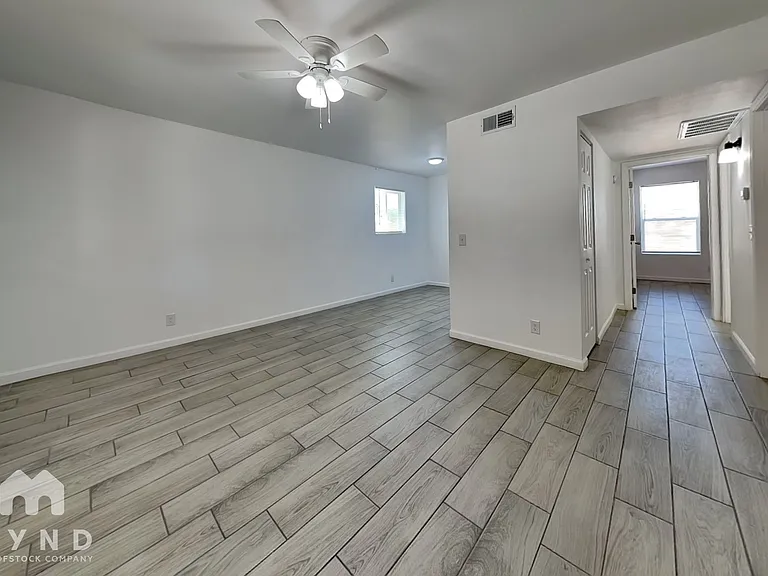 6657 W Ocotillo Rd #102 — Photo 3