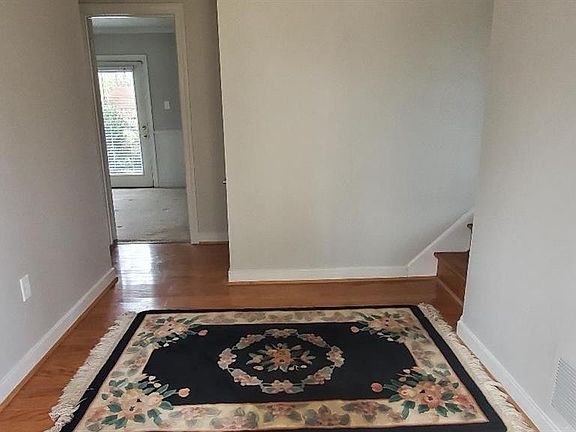 3rd image of 108 Northfield Ln