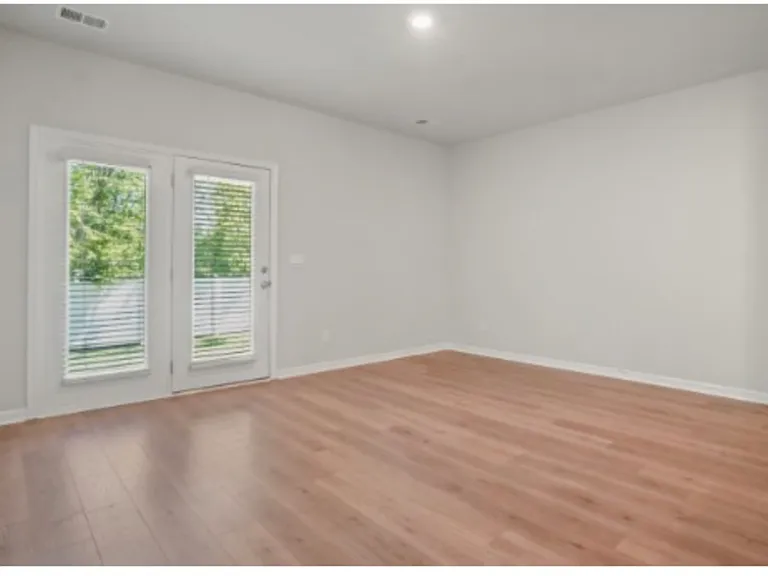 237 Catherine Ln #49 — Photo 1