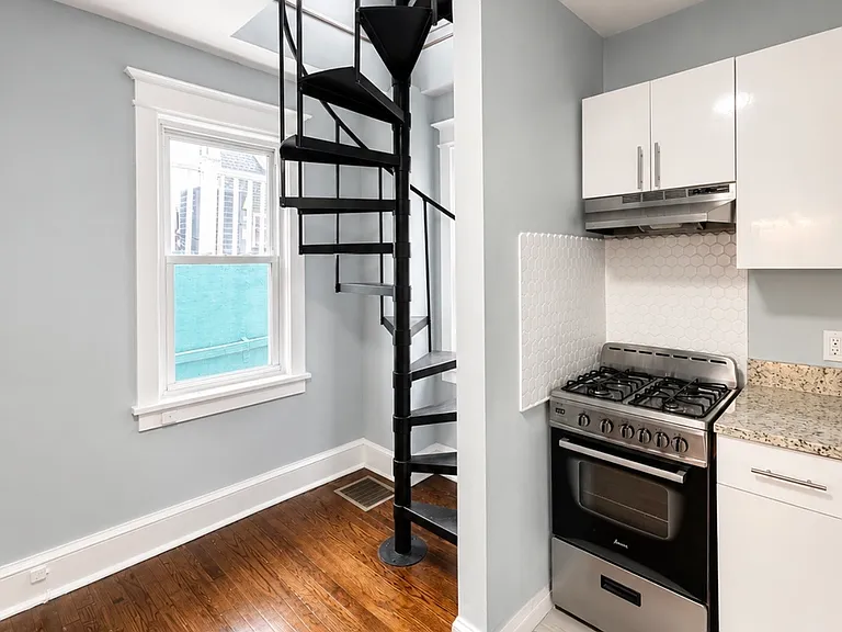19 S Vassar Sq #3 — Photo 5