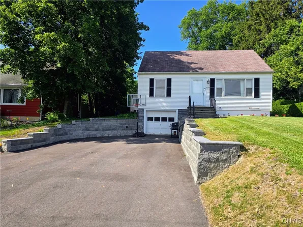 120 W Dauenhauer St, East Syracuse, NY 13057