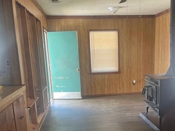 2nd image of 406 Lindsey St