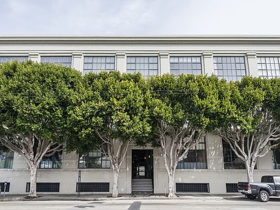 2nd image of 601 4th St Ste 121