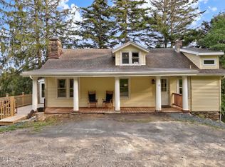 12 Simon Rd, Cropseyville, NY 12052