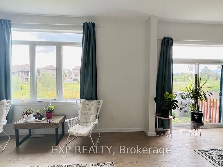 747 Coast Cir — Photo 11