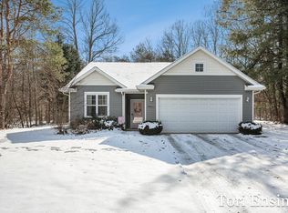 11981 Crimson Creek Dr, Gowen, MI 49326