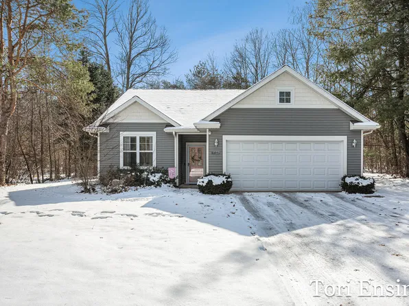 11981 Crimson Creek Dr, Gowen, MI 49326