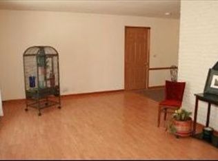 413 Sioux Ln, Carol Stream, IL 60188