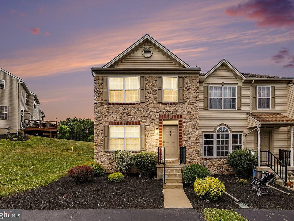 1st image of 20 Buttonwood Ln #20