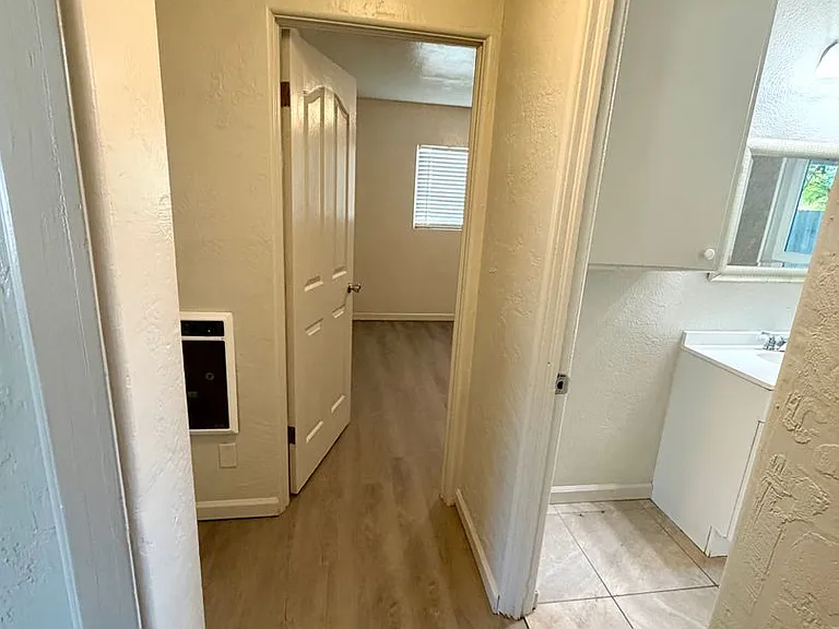 930 De Moll Dr — Photo 9