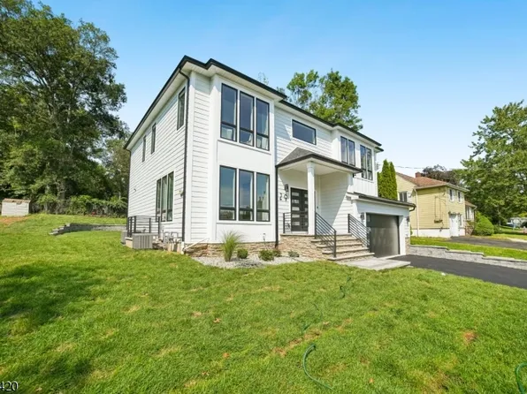 29 Spier Dr, Livingston Twp., NJ 07039