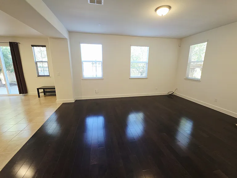 4887 Thorndike Ln — Photo 13