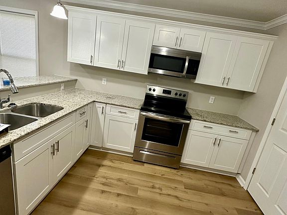 4th image of 2421 Ernest St #3