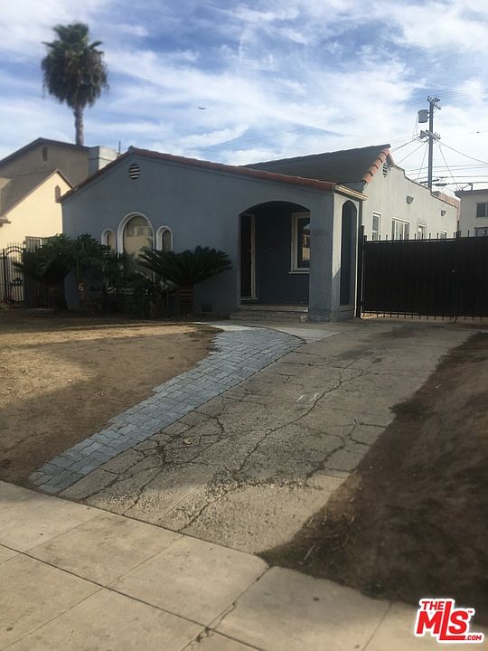 1st image of 1926 W 71st St