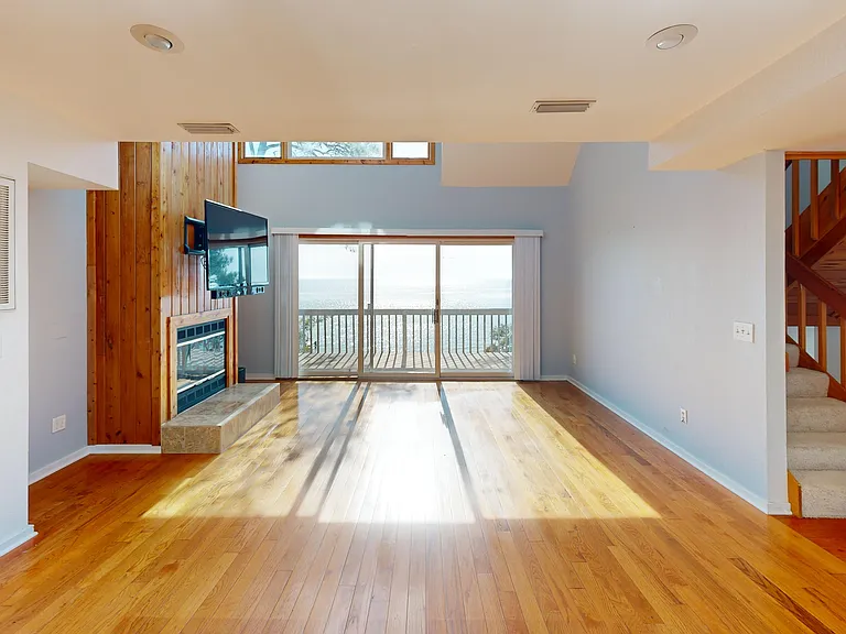 146 Baycliff Trl — Photo 8