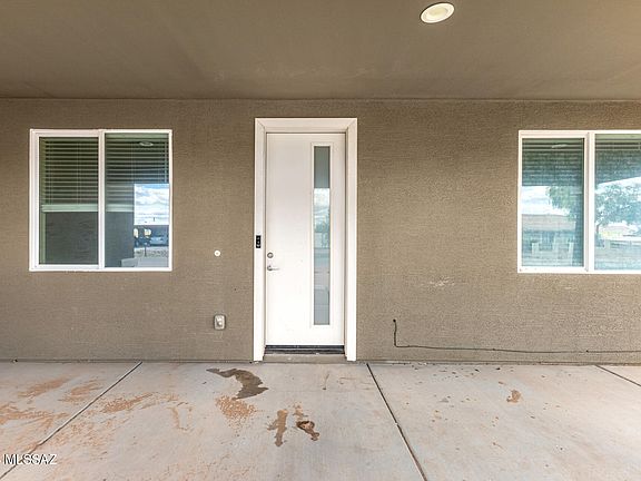 3rd image of 3620 N San Carlos Dr