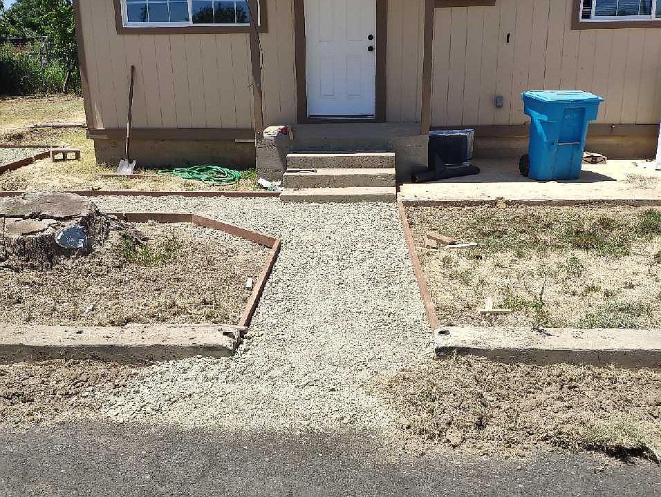 2nd image of 966 Myrna Ave #5