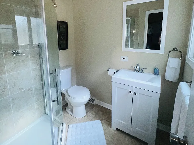 375 Hemingway Dr — Photo 15