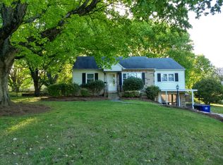 1724 Brookwood Dr, Winston Salem, NC 27106
