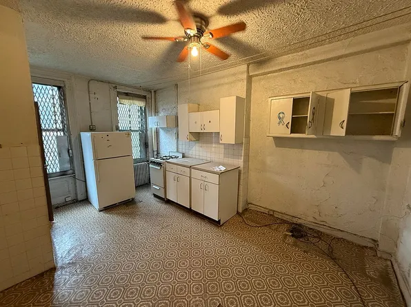 320 W 47th St APT 4W, New York, NY 10036