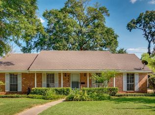 217 Oak Hollow St, Conroe, TX 77301
