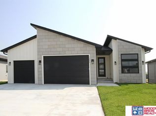 1395 S 8th St, Ashland, NE 68003