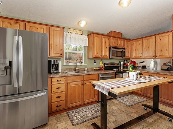 3rd image of 252 Blackledge Rd