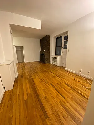 Rented by City Connections Realty | media 16