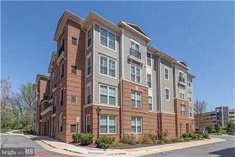 2nd image of 2901 Saintsbury Plz APT 405