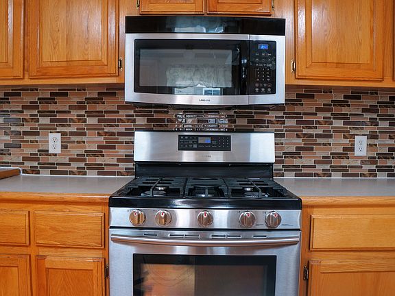 3rd image of 87 Salem Cir