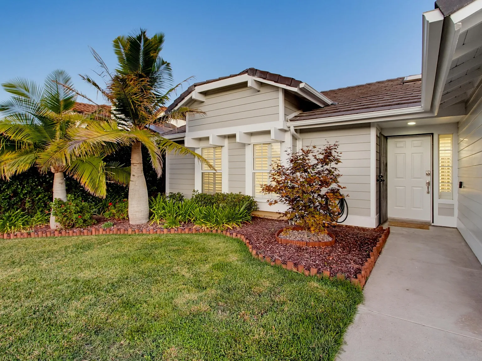 3 bed, 1225 sqft, $4,700 — Photo 3