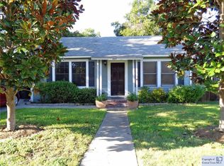 204 W Ireland St, Seguin, TX 78155