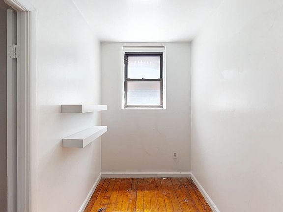 4th image of 255 W 12th St #3N