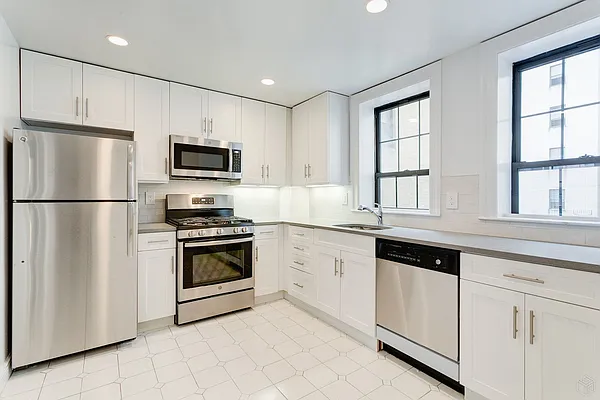 Rented by Halstead Real Estate | media 10