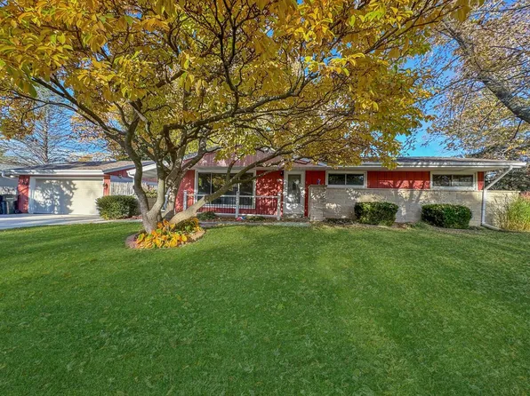 8126 North Grandview DRIVE, Brown Deer, WI 53223