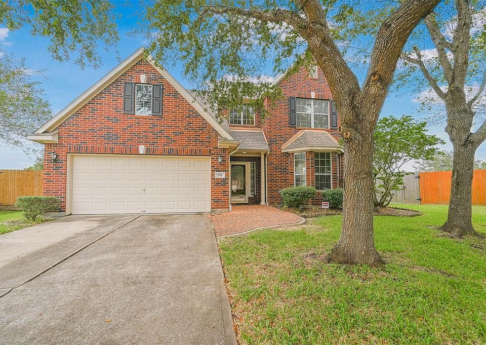 1st image of 227 Rolling Springs Ln