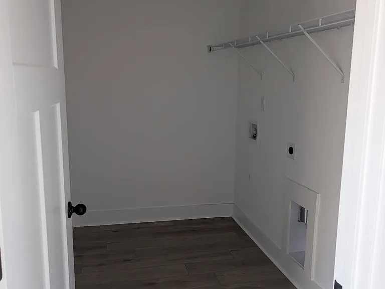 1049 Nadine Way — Photo 16